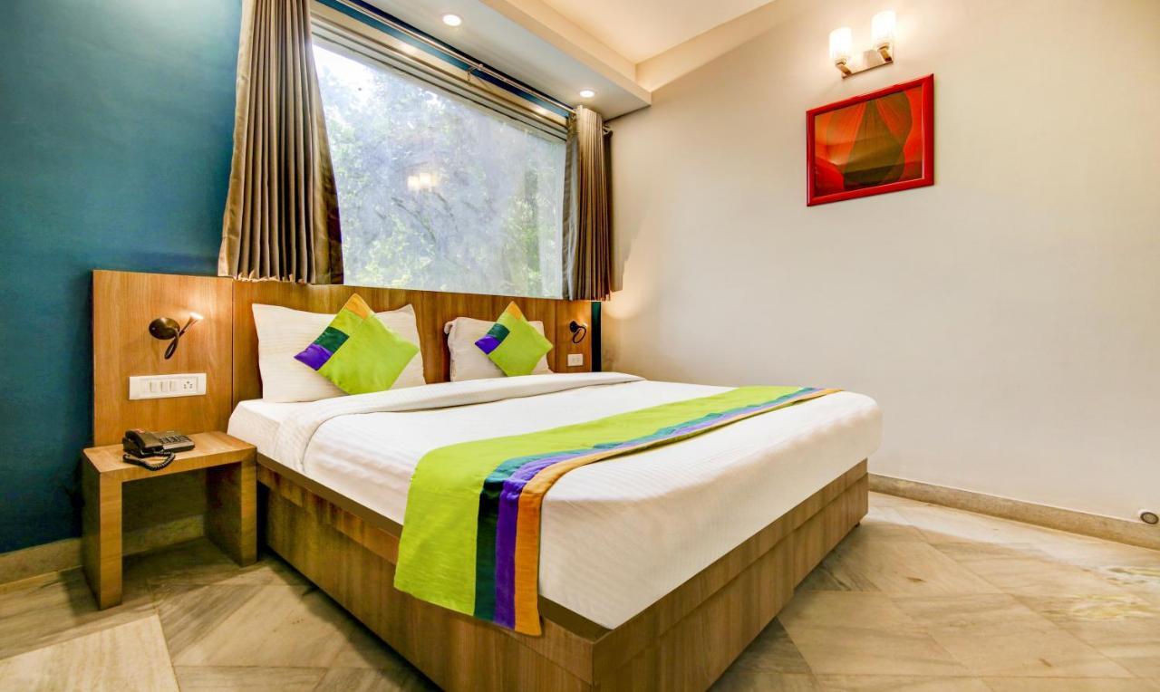 Treebo Mall View, Dlf Phase II Gurgaon Bagian luar foto